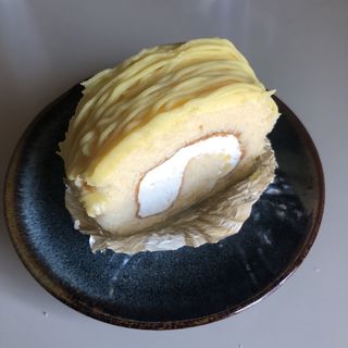 モンブランロール(ロリアン洋菓子店)