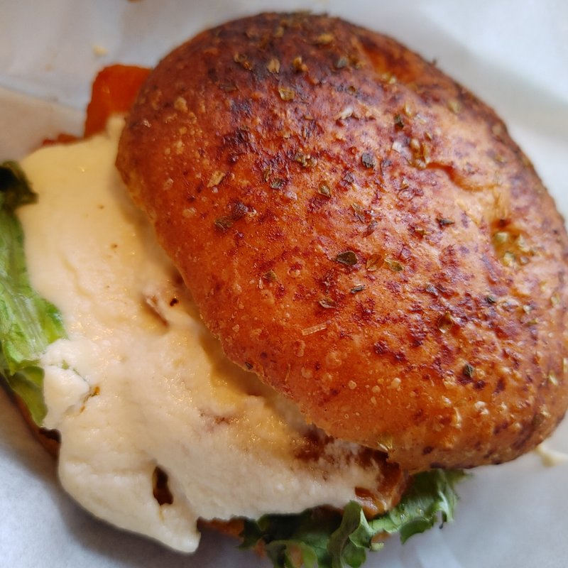 ラタトゥイユのチーズカルボナーラソース　フォカッチャ(glam 西新宿店)