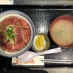 薄切りレアステーキ丼(日本焼肉党 )