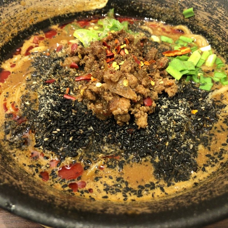 黒胡麻坦々麺(麺屋空海 品川グランパサージュ店)