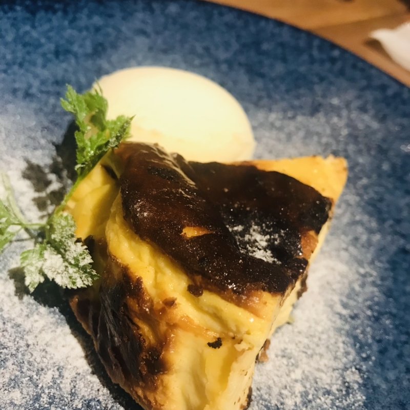 バスクチーズケーキ(青山TORO （アオヤマトロ）)
