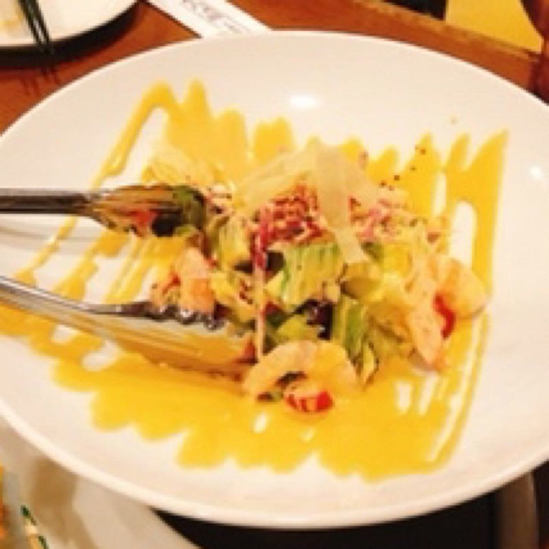 海老とアボカドのサラダ(ニューミュンヘン 北大使館 )