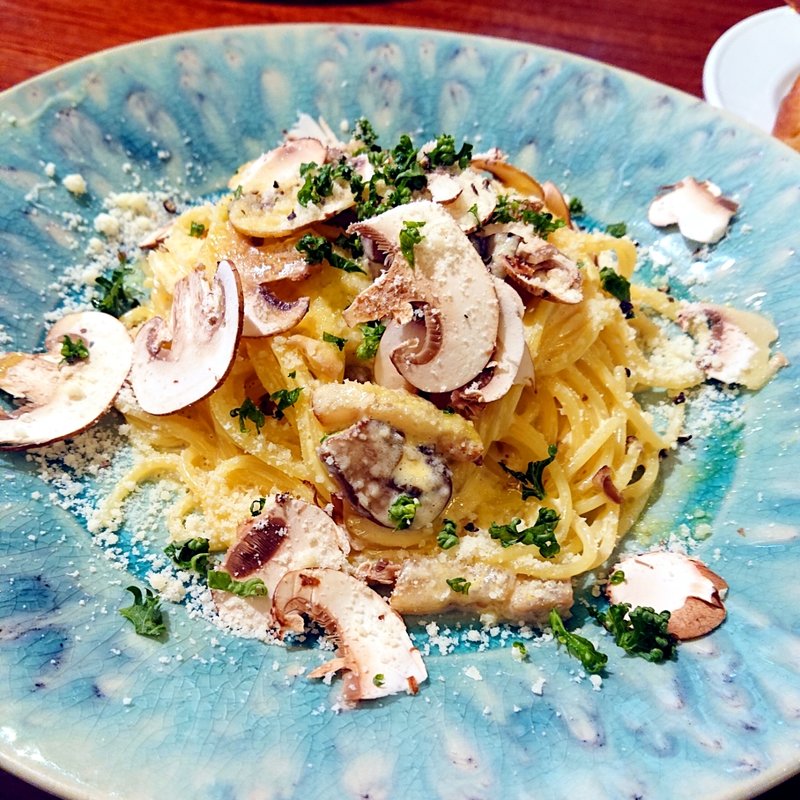 十勝マッシュルームと自家ベーコンのカルボナーラ(パステリアフローリッシュ)