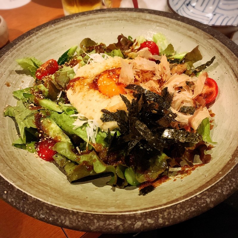 つなぎや月見サラダ(つなぎや 中目黒)