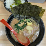 ラーメン 並 のり増し(横浜ラーメン 武蔵家 御茶ノ水店)