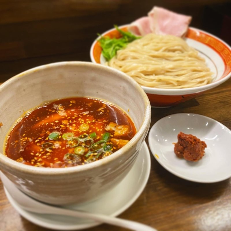 ピリ辛魚介肉つけ麺(麺や一芯)