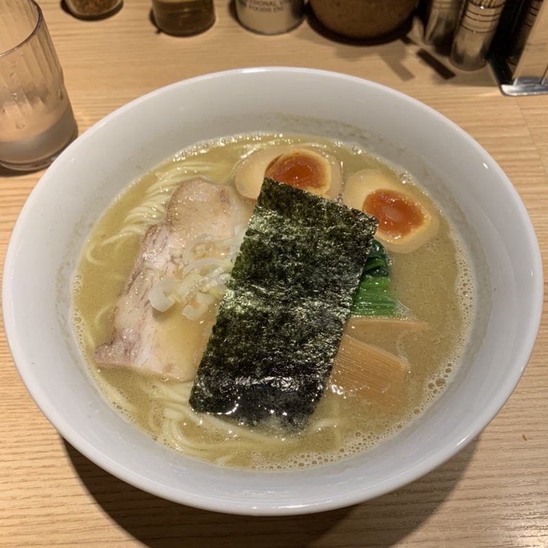 鮪塩ラーメン(麺屋みちしるべ)