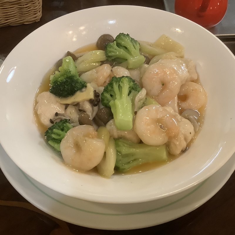 エビ・鶏むね肉とシメジの炒め(チャイニーズレストラン楽天 )