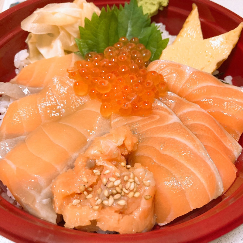 サーモンといくら丼(飲むおだしと海鮮丼の店)