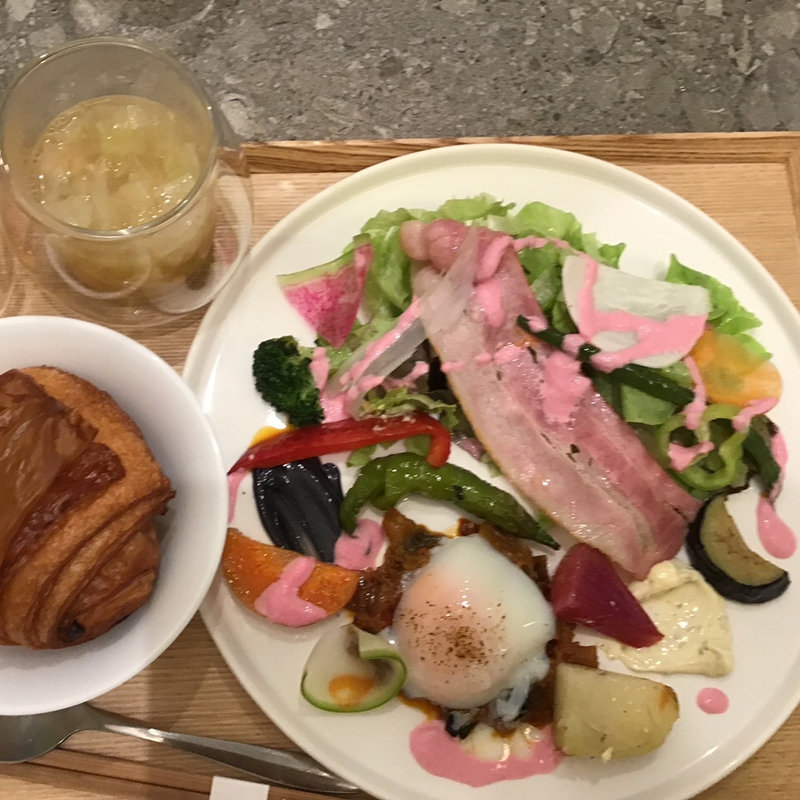 農園直送野菜たっぷりモーニング(パンカラト ブーランジェリーカフェ)