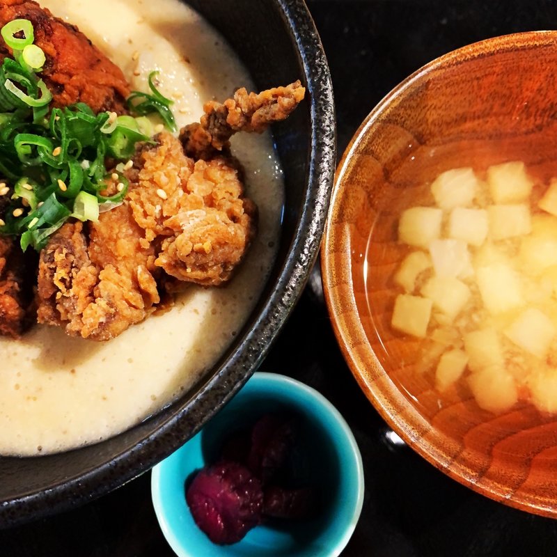 旨味唐揚げとろろ丼(黒十ヤ)