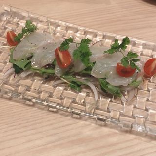 真鯛のカルパッチョサラダ(鉄板TOKYO北千住本店)
