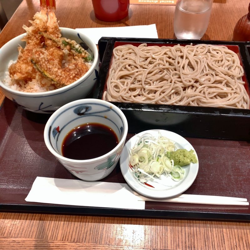 海老天丼蕎麦セット(寿徳庵 羽田空港　第一ターミナル店 （じゅとくあん）)