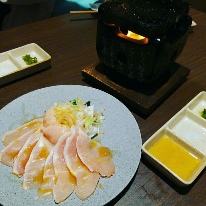 大摩桜の溶岩焼きしゃぶ(さつま極鶏専門店 だいまおう)