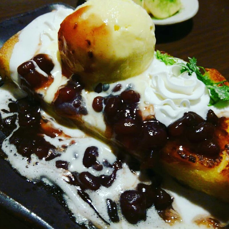 厚切り小倉フレンチトースト(さつま極鶏専門店 だいまおう)