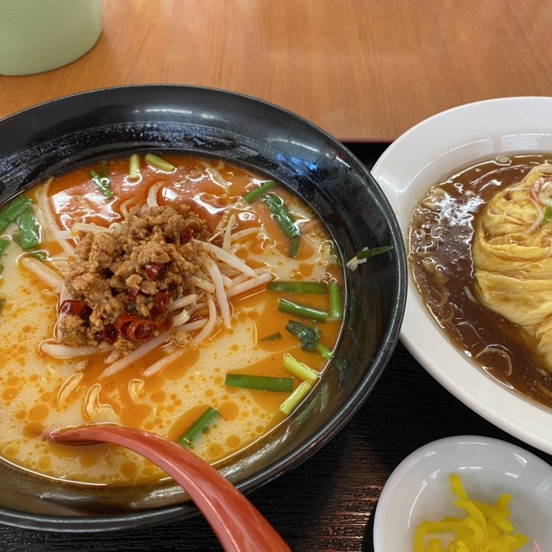 天津飯とトンコツ台湾ラーメン(福源 )