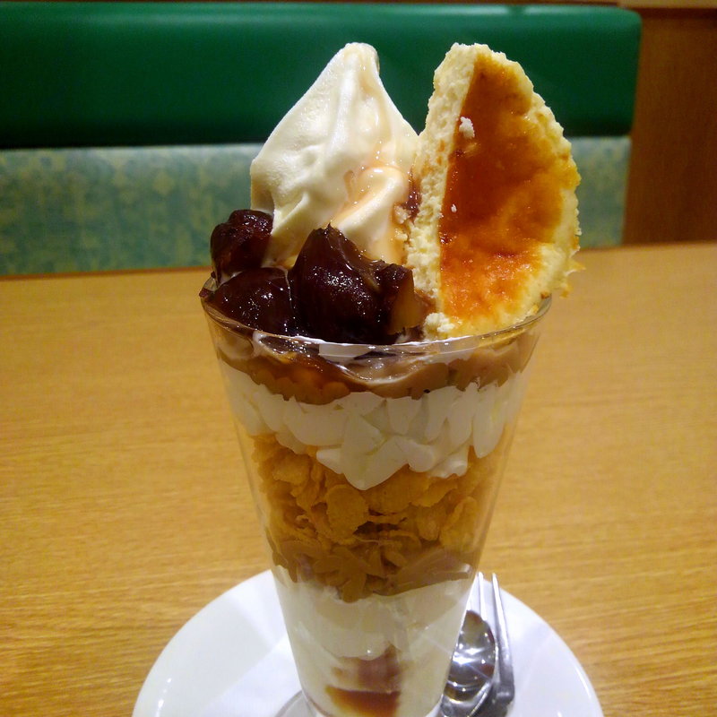 バスク風チーズケーキとマロンのごほうびパフェ(れすとらん四六時中 前沢店 )