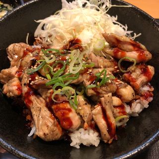 鶏セセリ丼(肉丼専門店　西宮肉劇場)