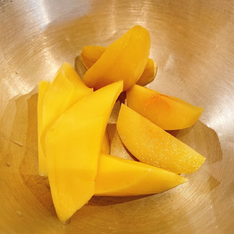 マンゴーとアンバレラのピクルス(べトナムゴハン チリン堂)