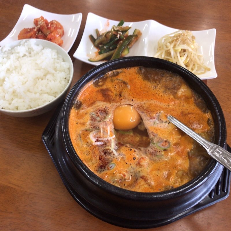 純豆腐モツチゲ(韓家 （ハンヤ）)