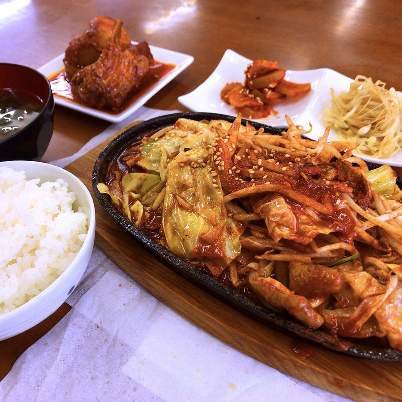 ホルモン鉄板定食(韓家 （ハンヤ）)