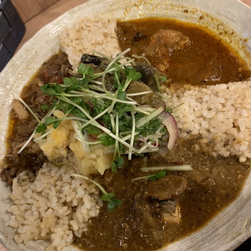 3種あいがけ(はらいそSparkle)