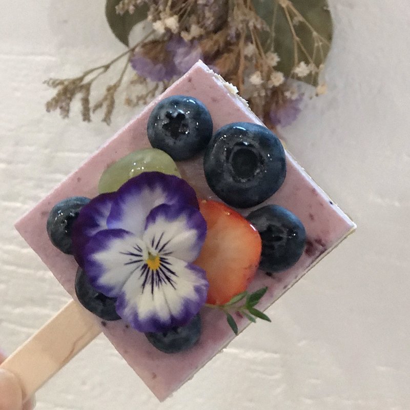 チーズケーキ（ブルーベリー）(ピッコ ラッテ)