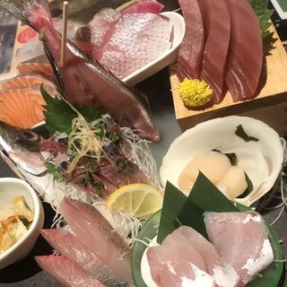 刺身盛り合わせ(魚屋の居酒屋　魚錠　赤坂見附店)