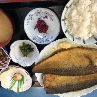 サバの味噌煮込み定食(カネシチ水産)