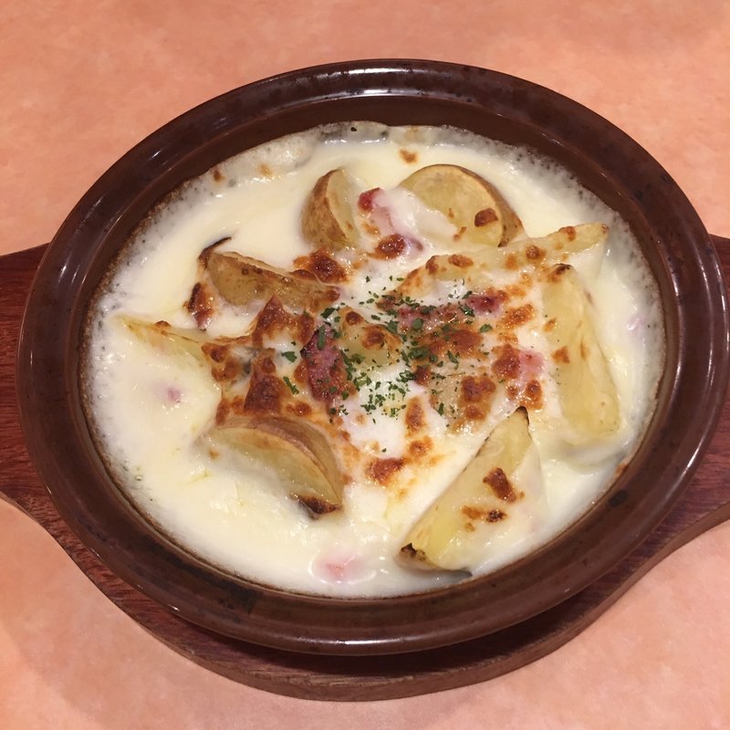皮つき新じゃがのチーズグラタン(季節限定)(サイゼリヤ アピタ高蔵寺店)