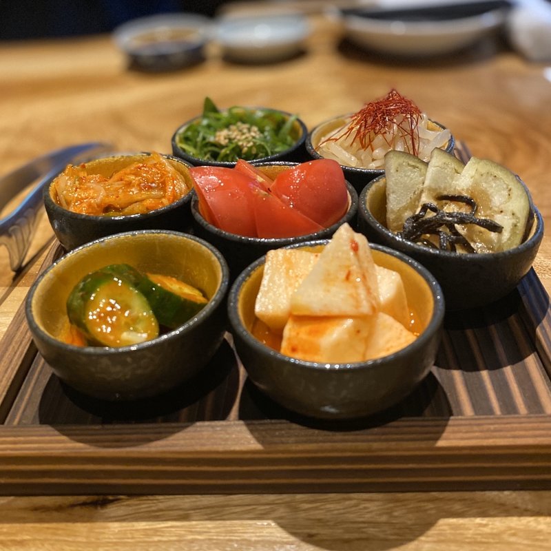 厳選ナムルの三種盛り、厳選キムチの三種盛り(まぼたん)