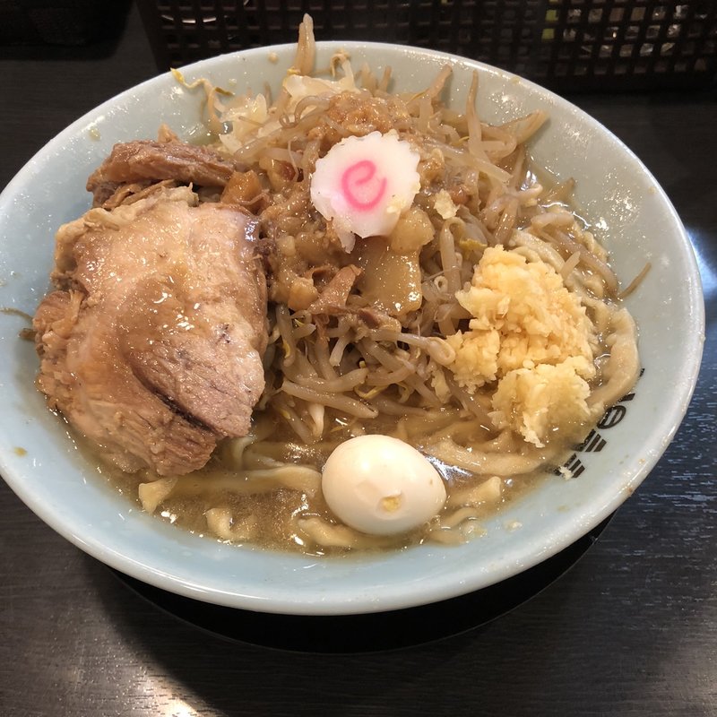 ラーメン、生卵、ニンニクアブラマシ(自家製麺No11)