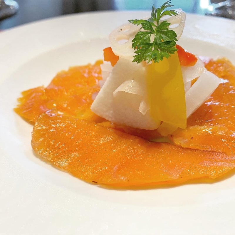 スモーク甲斐サーモン(テロワール ビストロ・ドゥ・カワバタ （TERROIR Bistro de Kawabata）)