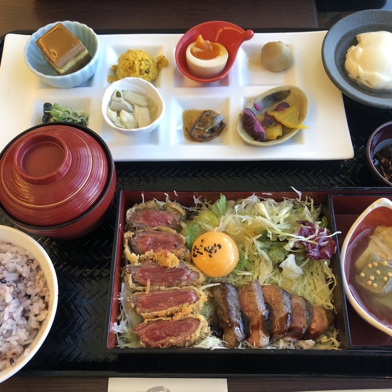 肉三昧(市場小路 ジェイアール京都伊勢丹店)