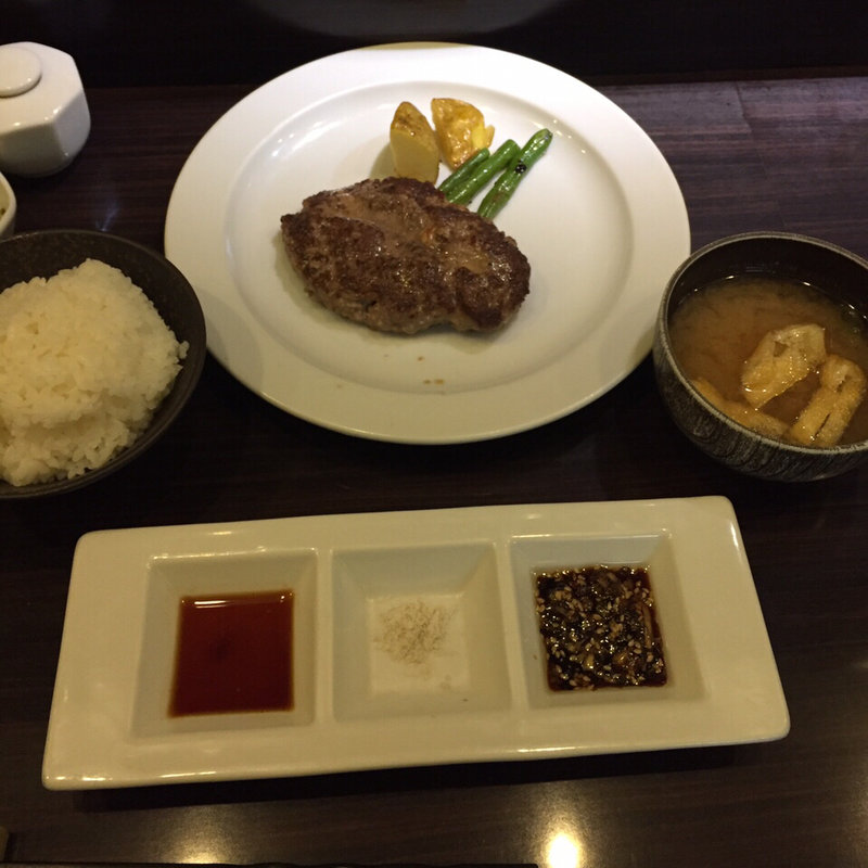 季節のハンバーグランチ(千里菫)