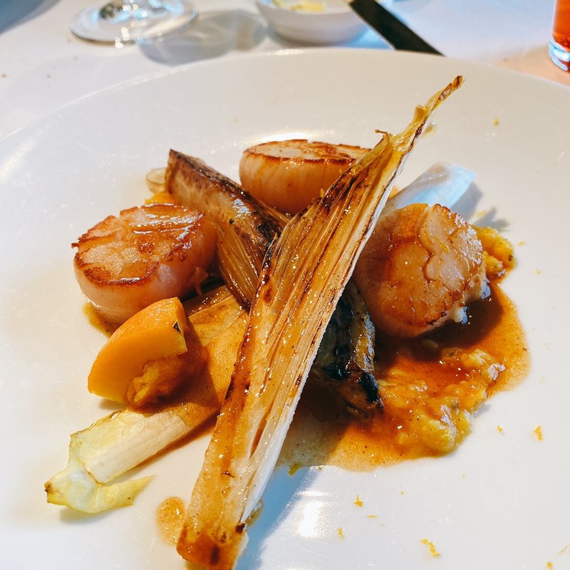 帆立のポワレ(ブノワ （BENOIT）)