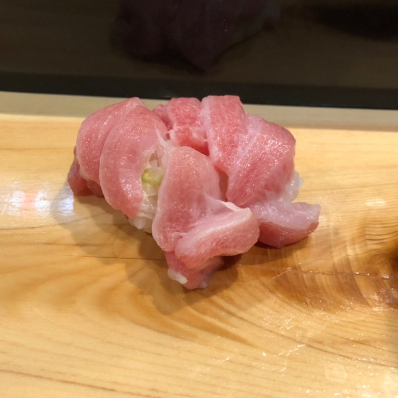 とろ(おすしや)