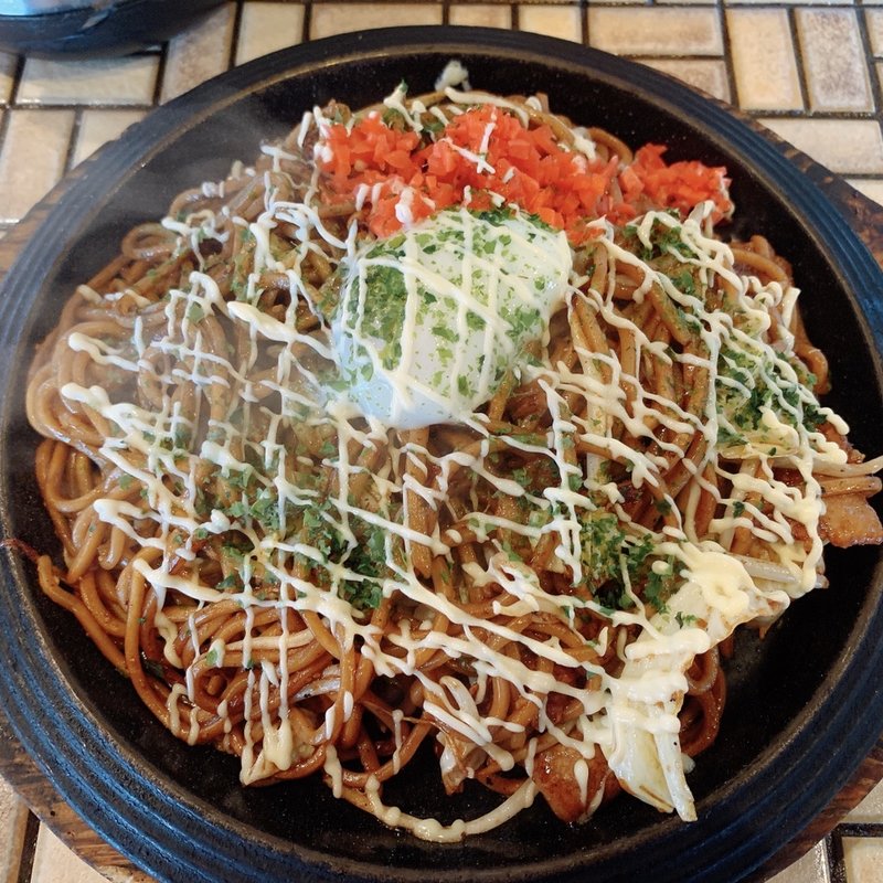 ソース焼きそば中　半熟たまご(まるしょう )