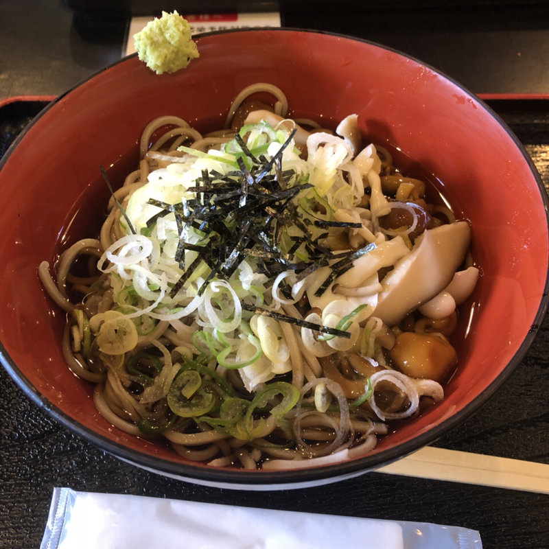 冷やしキノコ蕎麦(きのこ王国 北湯沢店 )