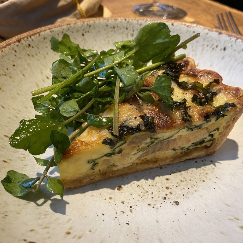 秋鮭とクレソンのキッシュ(hugo)