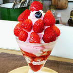 農家さんのいちごパフェ(てんとう虫。 )