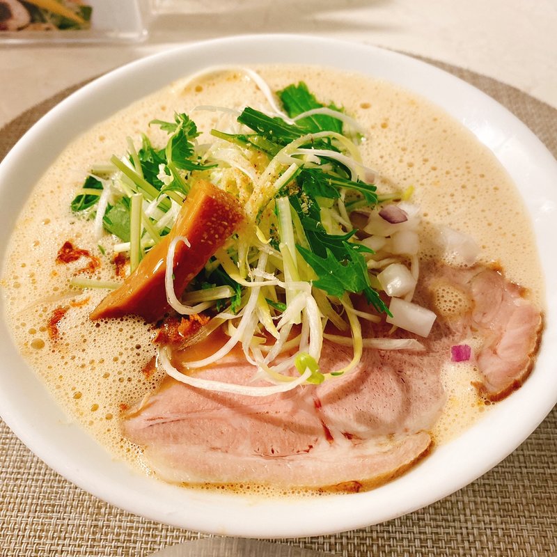米白湯ラーメン(オコメノカミサマ)