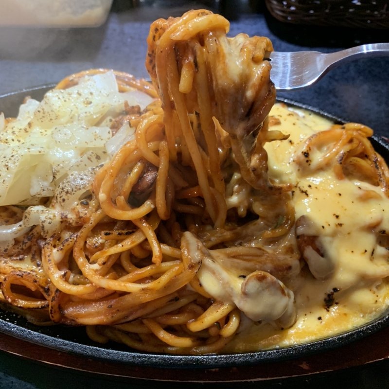 チーズナポリタン(鉄板ナポリタン ゴンザレス)