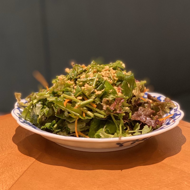 パクチーサラダ(蕃椒屋鉄三郎)