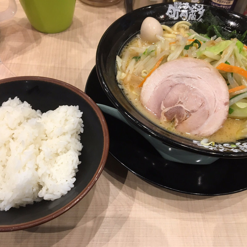野菜ラーメン(横浜家系ラーメン 町田商店 広瀬通り店)