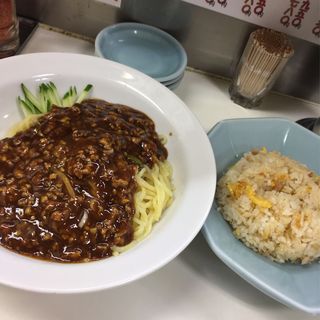 ジャージャー麺(兆楽 （チョウラク）)