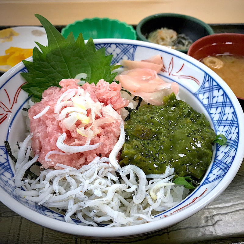 三色丼(斉太郎食堂)