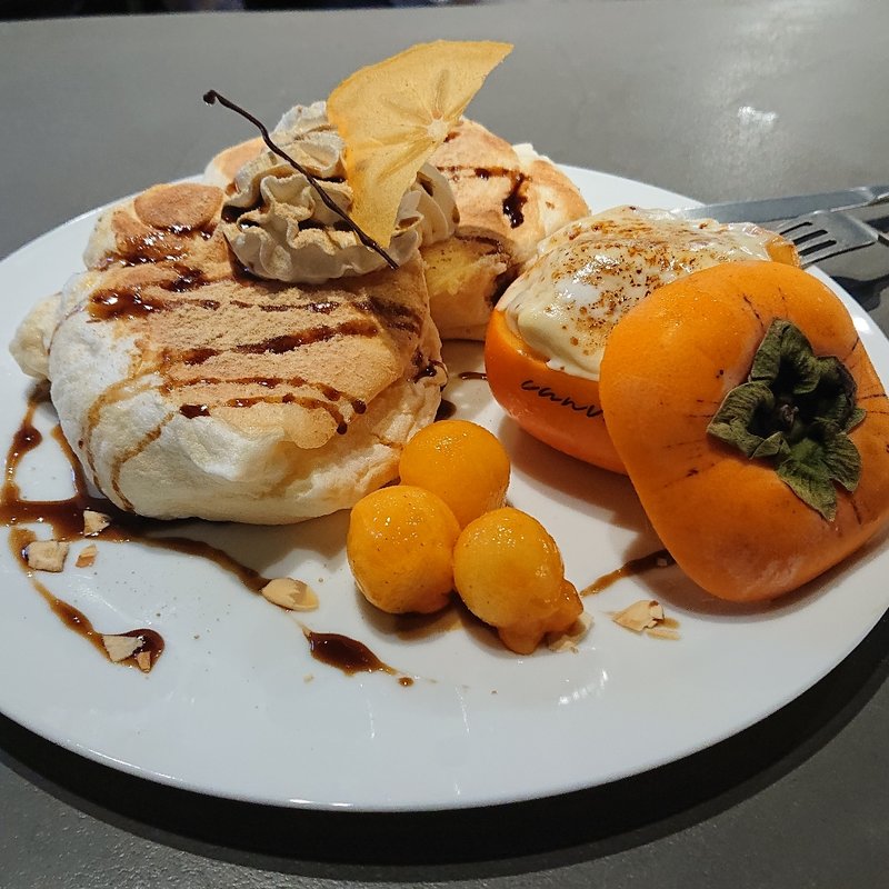 利根柿のグラタンデザートパンケーキ(果実店canvas)