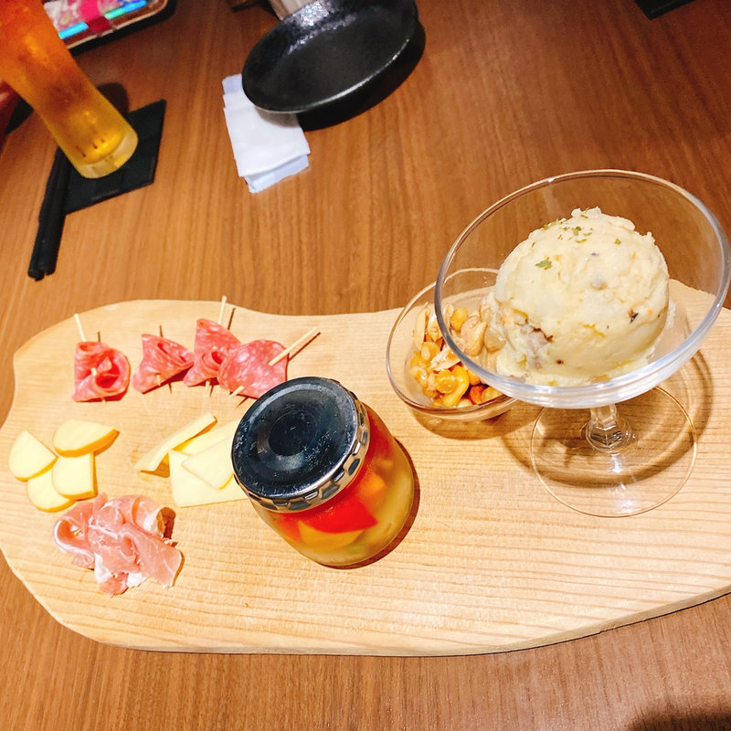 前菜盛り合わせ(難波千日前 ハラミノカミサマ)