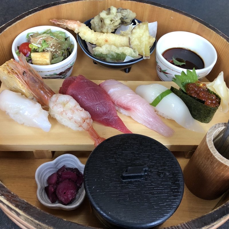 お昼の若樽御膳(若鮨　本店)